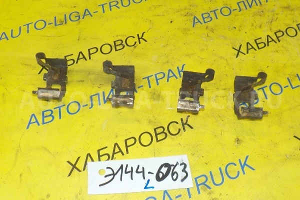 Зажим колодок Isuzu Elf 4HG1 Зажим колодок 4HG1 2001 8-97318-894-0 Зажим колодок Isuzu Elf 4HG1 Зажим колодок 4HG1 2001 8-97318-894-0