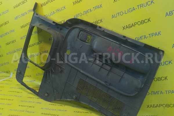 Обшивка двери Nissan Atlas TD27 Обшивка двери TD27 1993 80901-0T000 Обшивка двери Nissan Atlas TD27 Обшивка двери TD27 1993 80901-0T000