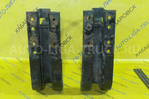 Крепление бака Nissan Atlas QD32 Крепление бака QD32 1999  17421-09T00