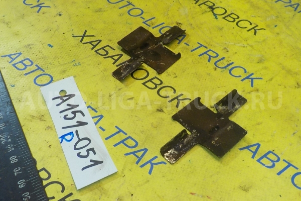 Зажим колодок Nissan Atlas TD27 Зажим колодок TD27 1997  41080-6T325
