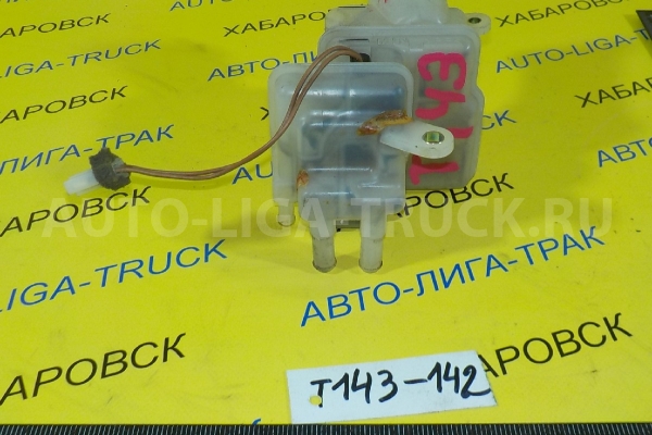 Бачок для тормозной жидкости Mazda Titan 4HG1 Бачок для тормозной жидкости 4HG1 2000  W625-43-550