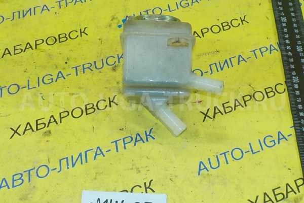 Бачок для тормозной жидкости Nissan Atlas FD35 Бачок для тормозной жидкости 1991 46090-T8001 Бачок для тормозной жидкости Nissan Atlas FD35 Бачок для тормозной жидкости 1991 46090-T8001