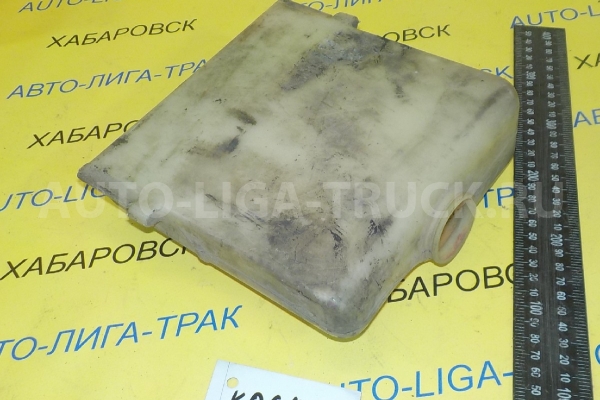 Бачок расширительный Mitsubishi Canter 4DR5 Бачок расширительный 4DR5 1989 MB390060 Бачок расширительный Mitsubishi Canter 4DR5 Бачок расширительный 4DR5 1989 MB390060