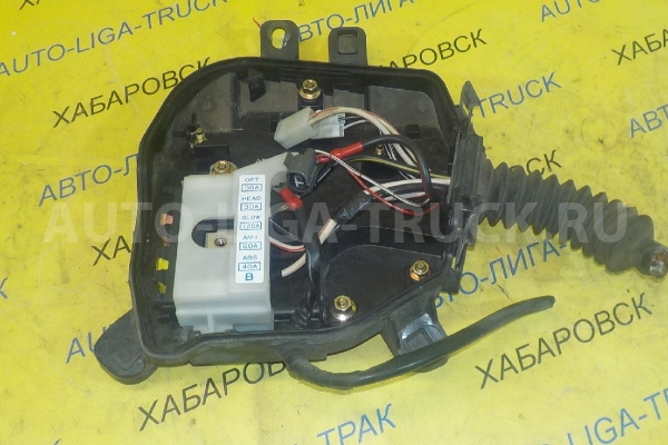 Блок предохранителей Toyota Dyna, Toyoace 15B БЛОК ПРЕДОХРАНИТЕЛЕЙ 15B 1997  82825-37010