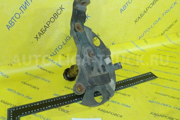 Цапфа Mazda Titan 4HF1 Цапфа 4HF1 2002  W628-33-031A