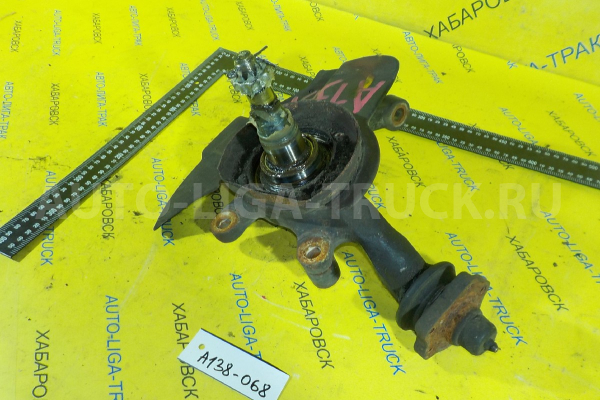 Цапфа Nissan Atlas QD32 Цапфа QD32 2001  40015-5T900