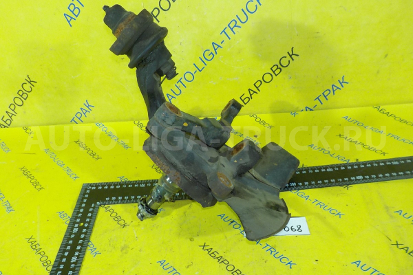 Цапфа Nissan Atlas QD32 Цапфа QD32 2001  40015-5T900