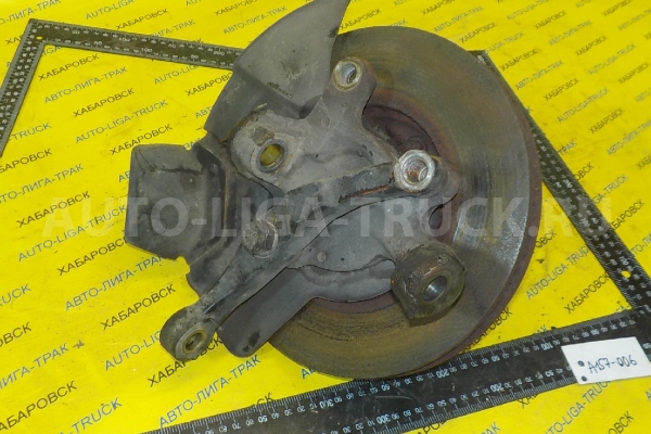 Цапфа Nissan Atlas QD32 Цапфа QD32 2005  40015-5T900