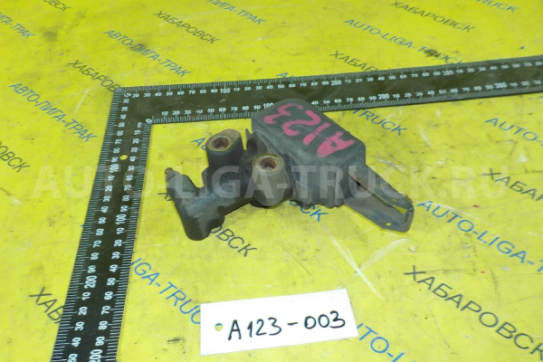 ЧРДК Nissan Atlas TD27 Регулятор давления тормозов-ЧРДК TD27 1996  46400-2T012