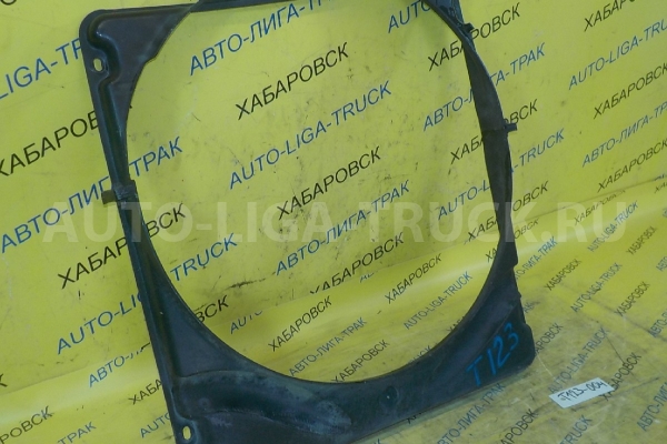 Диффузор радиатора Mazda Titan 4HG1 Диффузор радиатора 4HG1 1997  YJ01-15-211