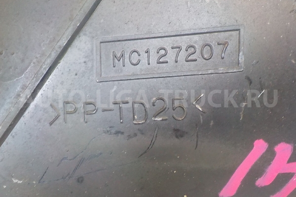 Диффузор радиатора Mitsubishi Canter 4M40 Диффузор радиатора 4M40 2001  MC127207