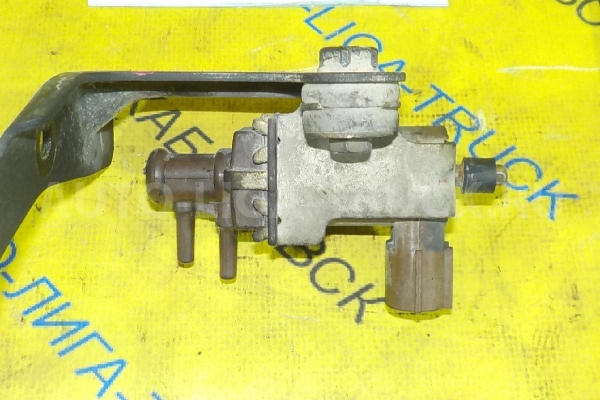 эл.клапан Mazda Titan 4HF1 Вакуумный клапан 4HF1 1998 YJ01-18-74XA эл.клапан Mazda Titan 4HF1 Вакуумный клапан 4HF1 1998 YJ01-18-74XA