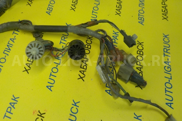 Электропроводка Isuzu Elf 4JB1 Электропроводка 4JB1 1988  8-94483-984-0