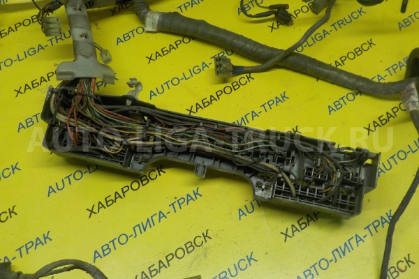 Электропроводка Isuzu Elf 4JB1 Электропроводка 4JB1 1988  8-94483-984-0