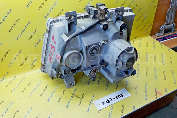 Фара Mitsubishi Canter 4M40 Фара 4M40 MK353630 Фара Mitsubishi Canter 4M40 Фара 4M40 MK353630