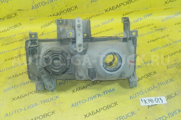 Фара Mitsubishi Canter 4M40 Фара 4M40 2001 MC149168 Фара Mitsubishi Canter 4M40 Фара 4M40 2001 MC149168