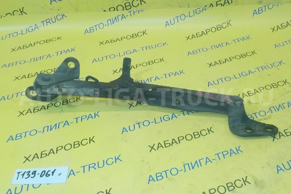 Фиксатор кабины Mazda Titan TF Фиксатор кабины TF 2001  W620-56-A21A