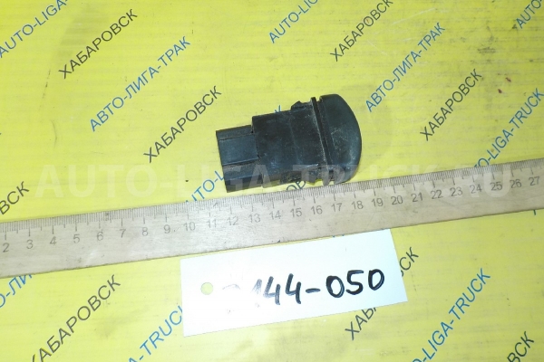 КНОПКА Isuzu Elf 4HG1 КНОПКА 4HG1 2001  8-97140-590-0