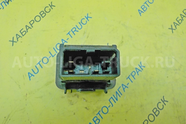 КНОПКА Isuzu Elf 4HL1 КНОПКА 4HL1 2004  8-97076-356-0