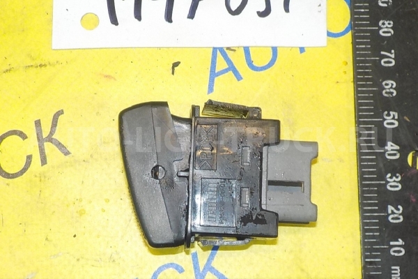 КНОПКА Mazda Titan WL КНОПКА WL 2002  D040-66-4B0