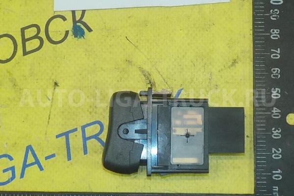 КНОПКА Mitsubishi Canter 4M50 КНОПКА 4M50 2005 MK322987 КНОПКА Mitsubishi Canter 4M50 КНОПКА 4M50 2005 MK322987