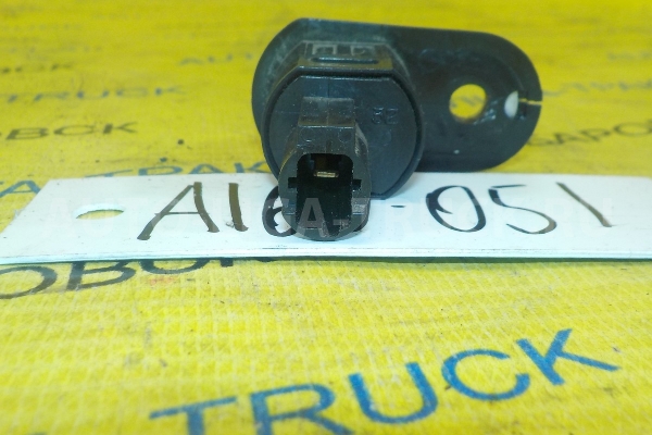 КНОПКА Nissan Atlas QD32 КНОПКА QD32 1998  25360-41L00