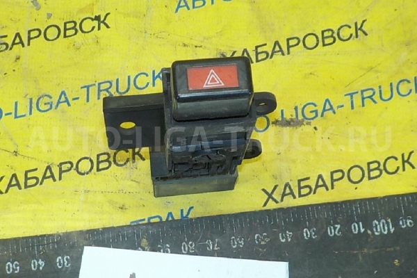 КНОПКА Toyota Dyna, Toyoace B КНОПКА B 1990  84332-95400