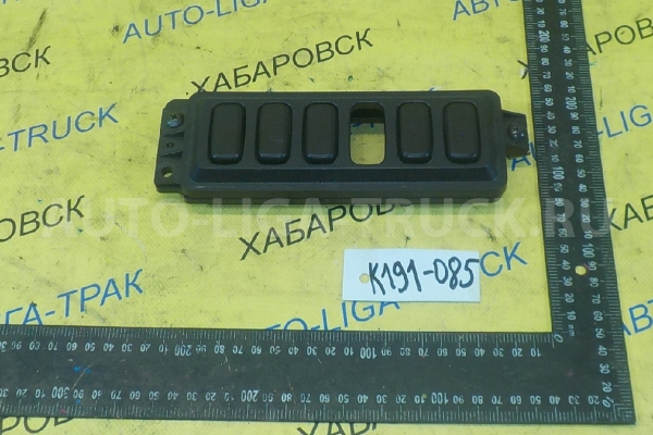 Консоль Mitsubishi Canter 4M50 Консоль 4M50 2005  MC964574