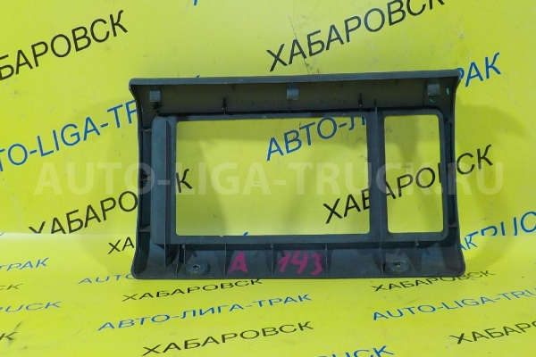 Консоль Nissan Atlas QD32 Консоль QD32 1999  68570-0T000