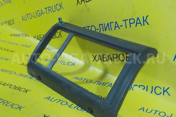 Консоль Nissan Atlas QD32 Консоль QD32 1999  68570-0T000