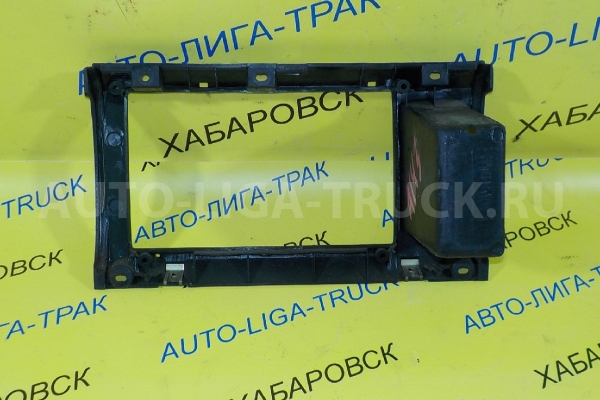 Консоль Nissan Atlas QD32 Консоль QD32 1999  68560-0T001