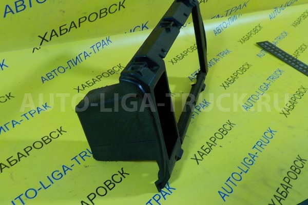 Консоль Nissan Atlas QD32 Консоль QD32 1999  68560-0T001