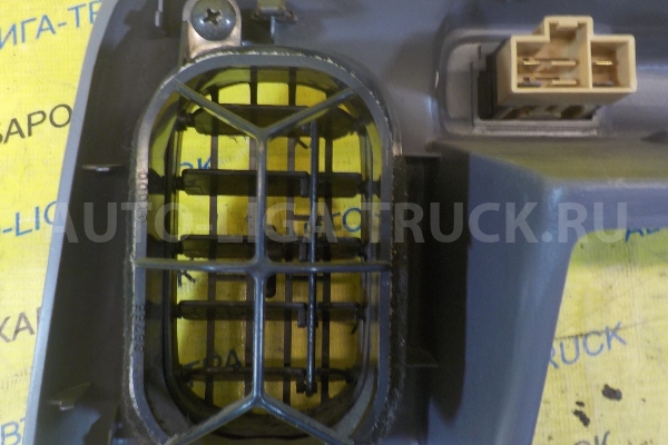 Консоль Nissan Atlas QD32 Консоль QD32 1998 68241-0T000 Консоль Nissan Atlas QD32 Консоль QD32 1998 68241-0T000