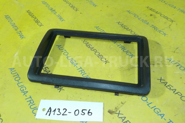 Консоль Nissan Atlas TD23 Консоль TD23 1993 68260-0T000 Консоль Nissan Atlas TD23 Консоль TD23 1993 68260-0T000