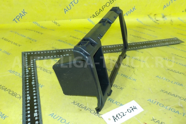 Консоль Nissan Atlas TD23 Консоль TD23 1993 68560-0T001 Консоль Nissan Atlas TD23 Консоль TD23 1993 68560-0T001