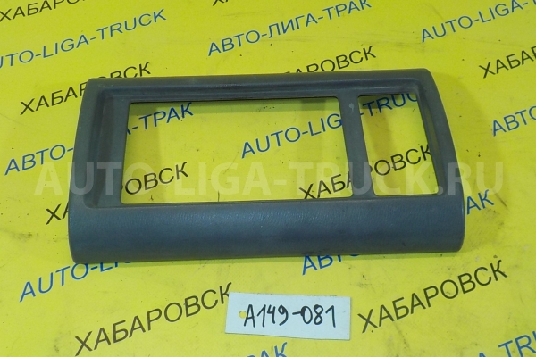 Консоль Nissan Atlas TD27 Консоль TD27 1993  68570-5T000