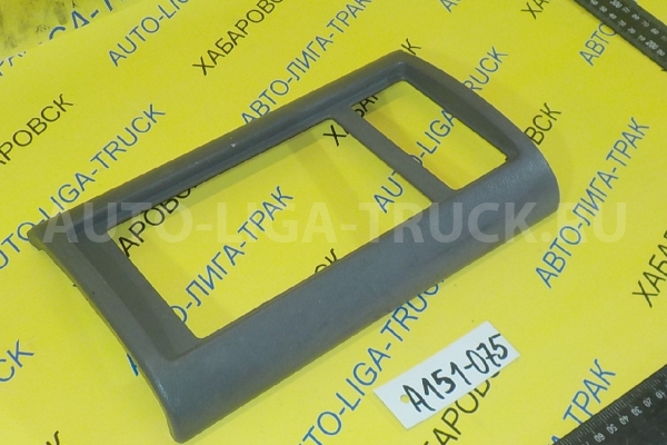Консоль Nissan Atlas TD27 Консоль TD27 1997 68570-0T000 Консоль Nissan Atlas TD27 Консоль TD27 1997 68570-0T000