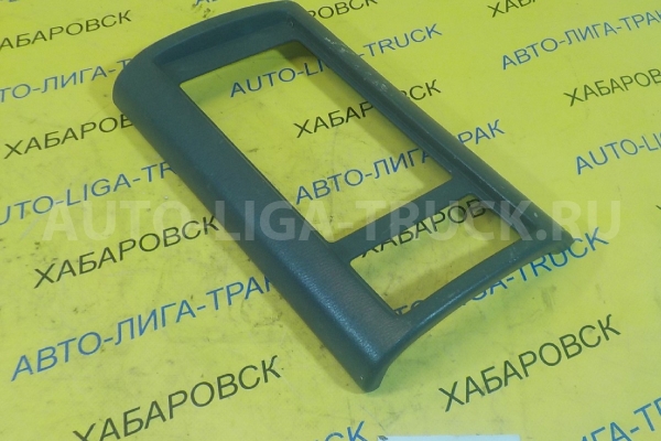 Консоль Nissan Atlas TD27 Консоль TD27 1999  68570-0T000