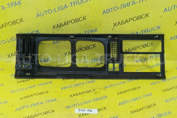 Консоль панели приборов Mazda Titan 4HF1 Консоль панели приборов 4HF1 1998  W412-55-110A