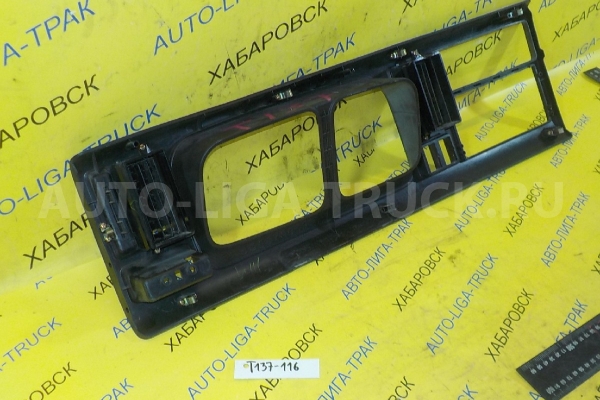 Консоль панели приборов Mazda Titan 4HF1 Консоль панели приборов 4HF1 1998  W412-55-110A