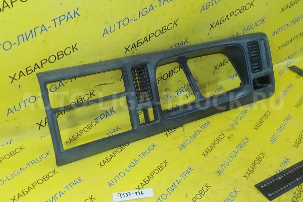 Консоль панели приборов Mazda Titan 4HF1 Консоль панели приборов 4HF1 1998  W412-55-110A