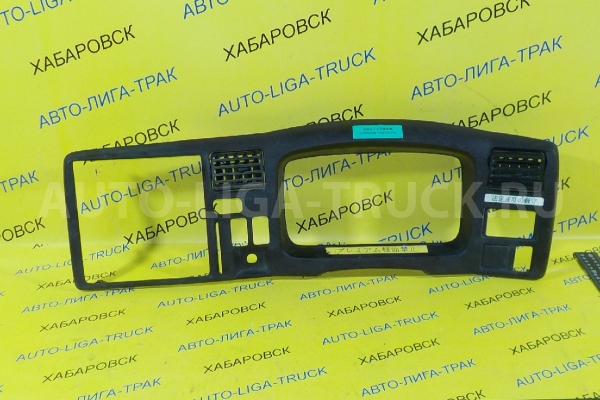 Консоль панели приборов Mazda Titan 4HG1 Консоль панели приборов 4HG1 2001  W620-55-421