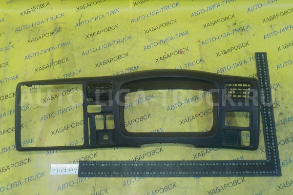 Консоль панели приборов Mazda Titan 4HG1 Консоль панели приборов 4HG1 2003  W620-55-420A