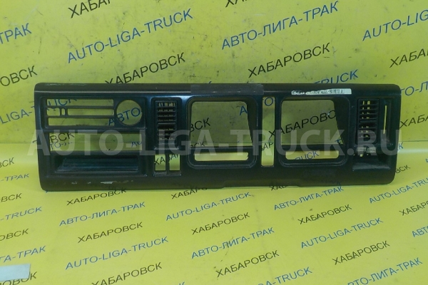 Консоль панели приборов Mazda Titan SL Консоль панели приборов SL 1994  W201-55-111