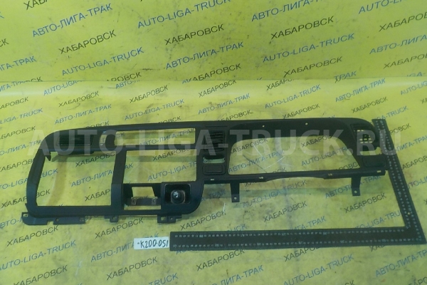 Консоль панели приборов Mitsubishi Canter 4D33 Консоль панели приборов 4D33 1999  MC140208