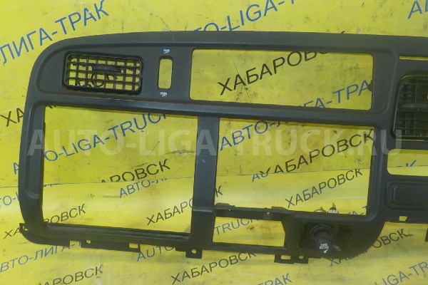 Консоль панели приборов Mitsubishi Canter 4D33 Консоль панели приборов 4D33 1999  MC140208