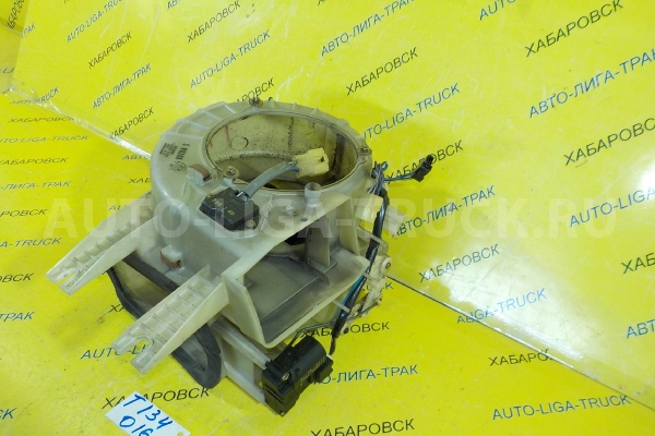 Корпус мотора печки Mazda Titan 4HF1 Корпус мотора печки 4HF1 2001  W620-61-140K