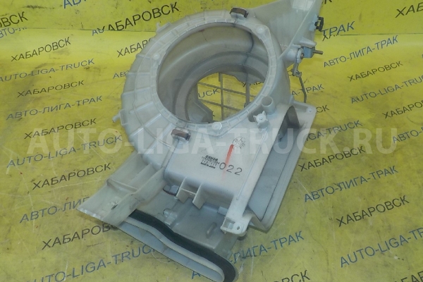 Корпус мотора печки Mitsubishi Canter 4D33 Корпус мотора печки 4D33 1999  MC140022