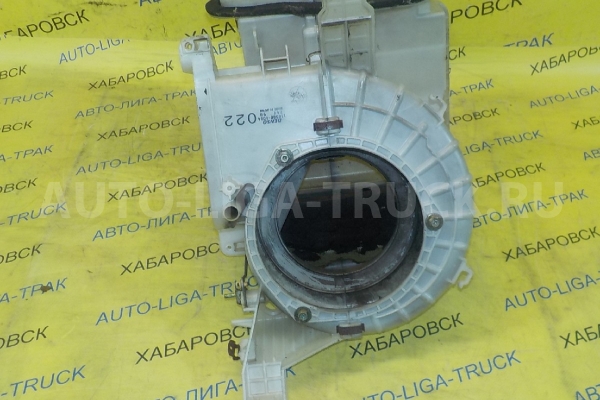 Корпус мотора печки Mitsubishi Canter 4D33 Корпус мотора печки 4D33 1999  MC140022