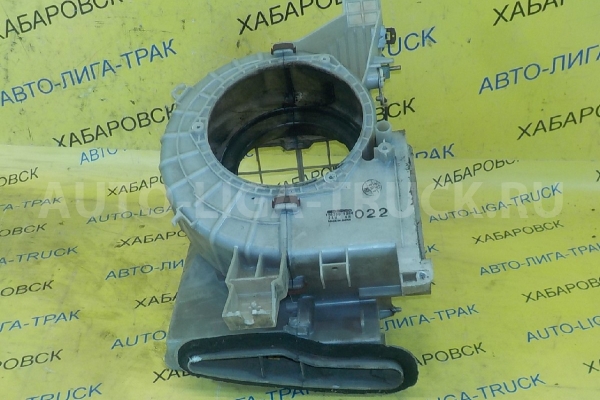 Корпус мотора печки Mitsubishi Canter 4D36 Корпус мотора печки 4D36 1996  MC140022